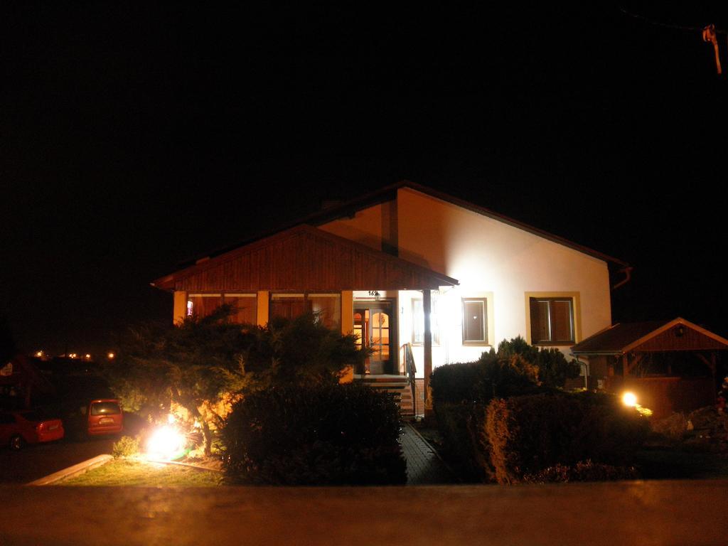 Penzion Ivana Valasske Mezirici Exterior photo